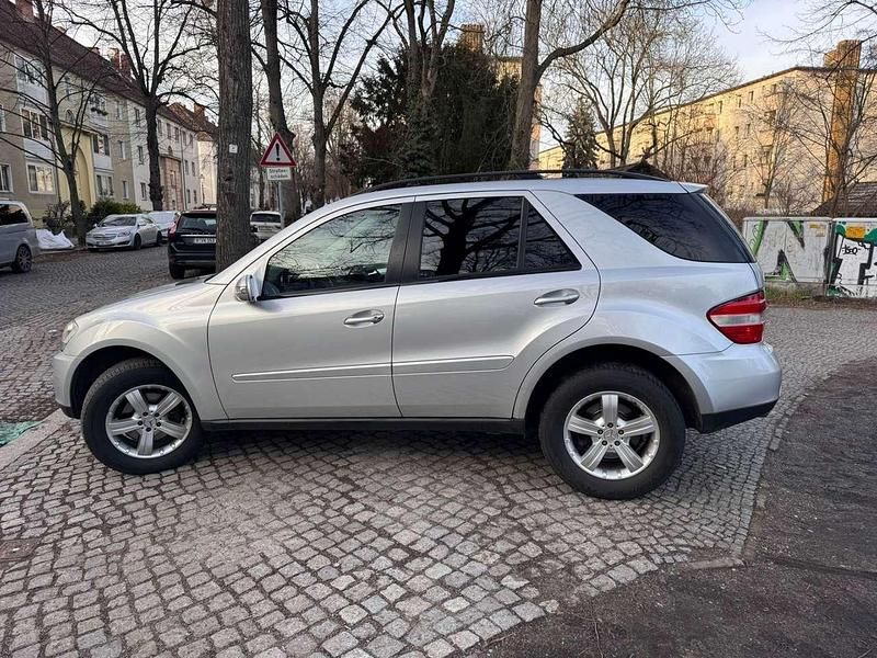 Gebraucht Mercedes ML280 190 PS (139 kW) 2007 Grau SUV