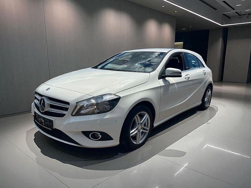 Weiß Gebraucht 2014 Mercedes A180 Limousine | 11.999 € (Fairer Preis) - Bild 1/4