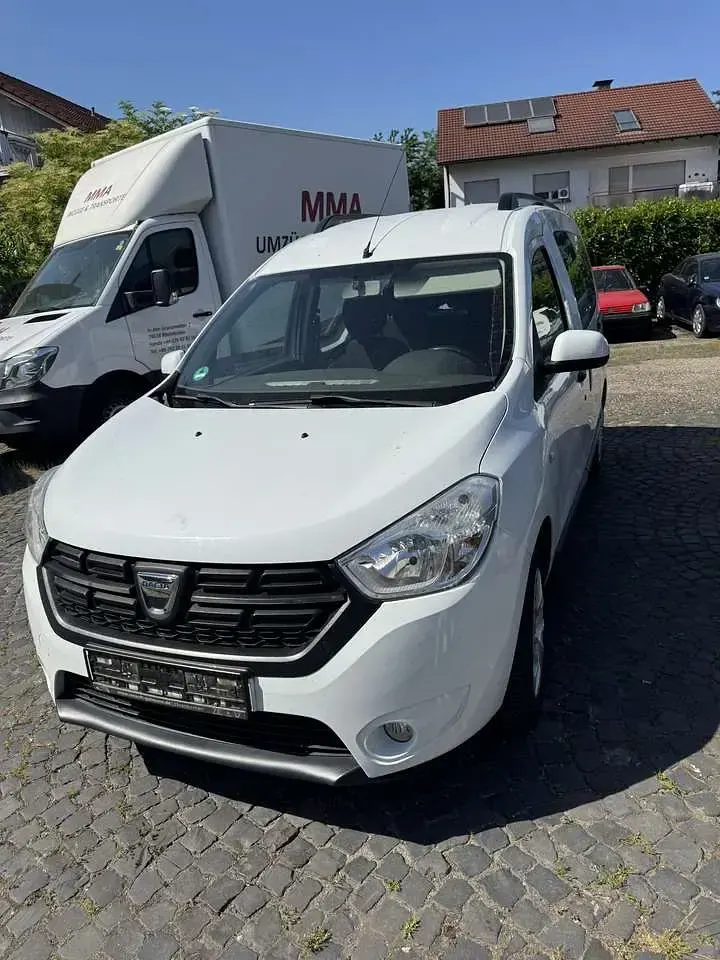 Gebraucht Dacia Dokker Comfort 102 PS (75 kW) 2018 Gletscherweiss Van / Kleinbus