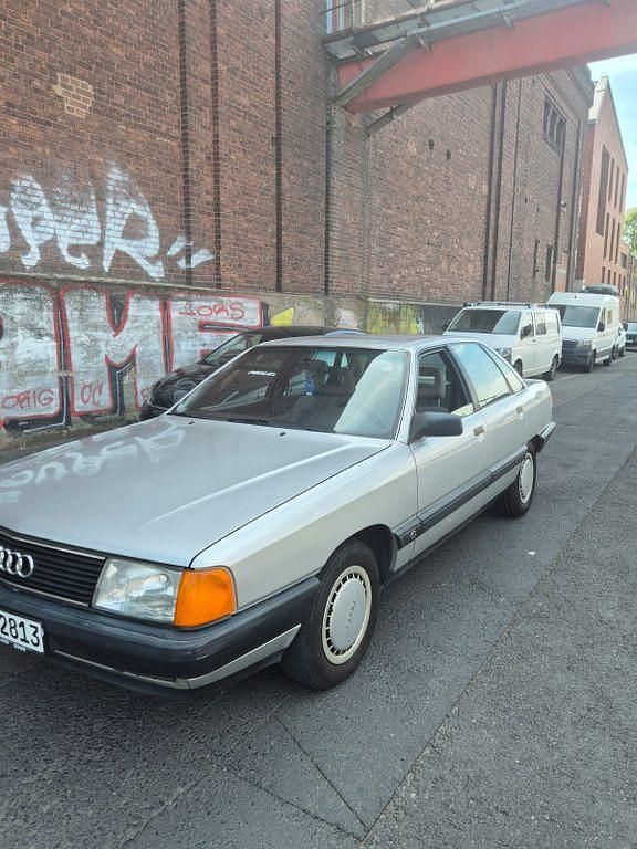 Silber Gebraucht 1989 Audi 100 Limousine | 5.200 € - Bild 1/4