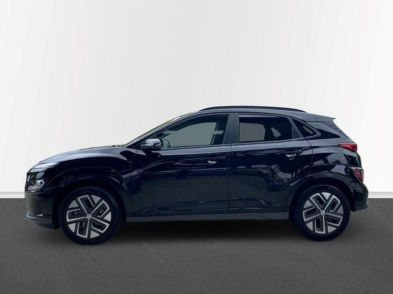 Gebraucht Hyundai Kona Trend 100 kW (136 PS) 2022 Schwarz SUV