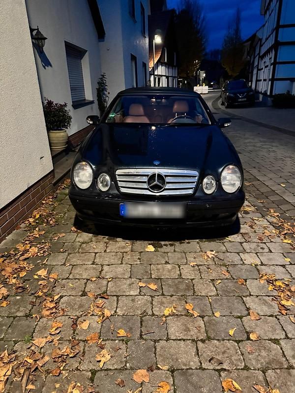 Schwarz Gebraucht 2000 Mercedes CLK230 Cabrio | 2.000 € (Fairer Preis) - Bild 1/4