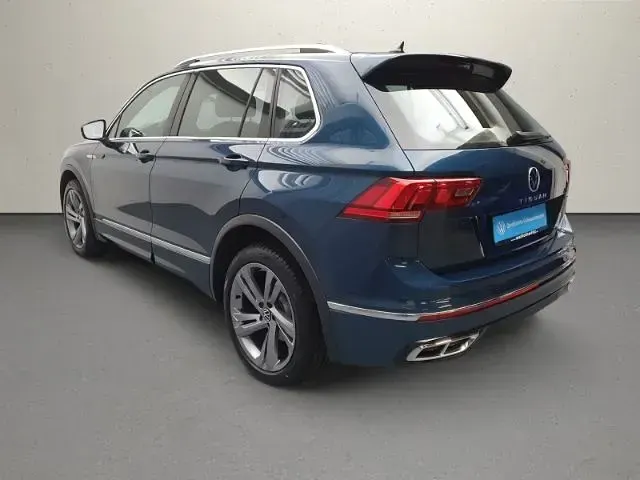 Gebraucht VW Tiguan R-line 150 PS (110 kW) 2022 Nightshadeblue metallic SUV