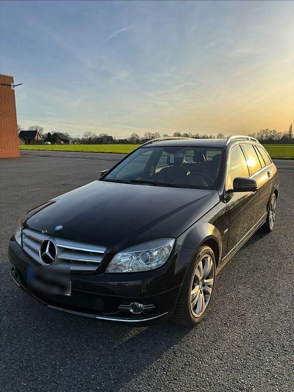 Gebraucht Mercedes C180 156 PS (114 kW) 2010 Schwarz Kombi