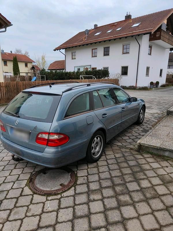 Gebraucht Mercedes 220 150 PS (110 kW) 2005 Grau Kombi