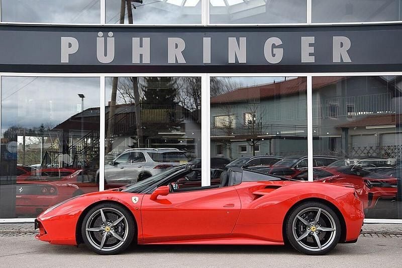 Gebraucht Ferrari 488 670 PS (492 kW) 2018 Rot Cabrio