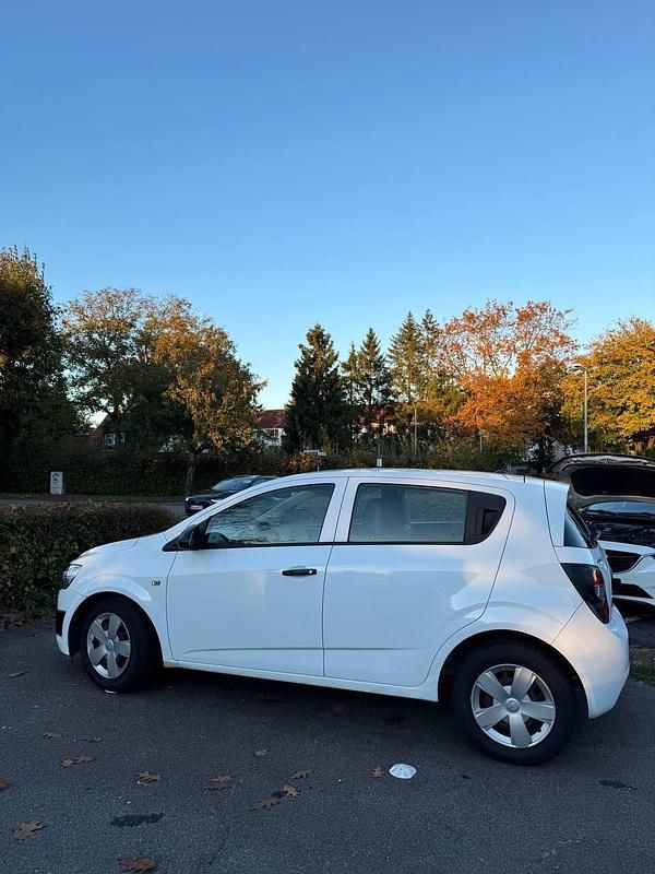 Weiß Gebraucht 2013 Chevrolet Aveo Kleinwagen | 1.500 € - Bild 1/4