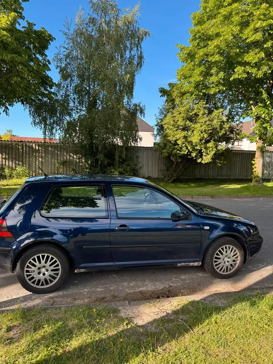 Gebraucht VW Golf IV 90 PS (66 kW) 2002 Kleinwagen