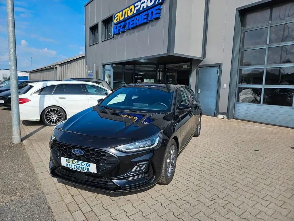 Gebraucht Ford Focus ST-Line 116 PS (85 kW) 2025 Schwarz Limousine