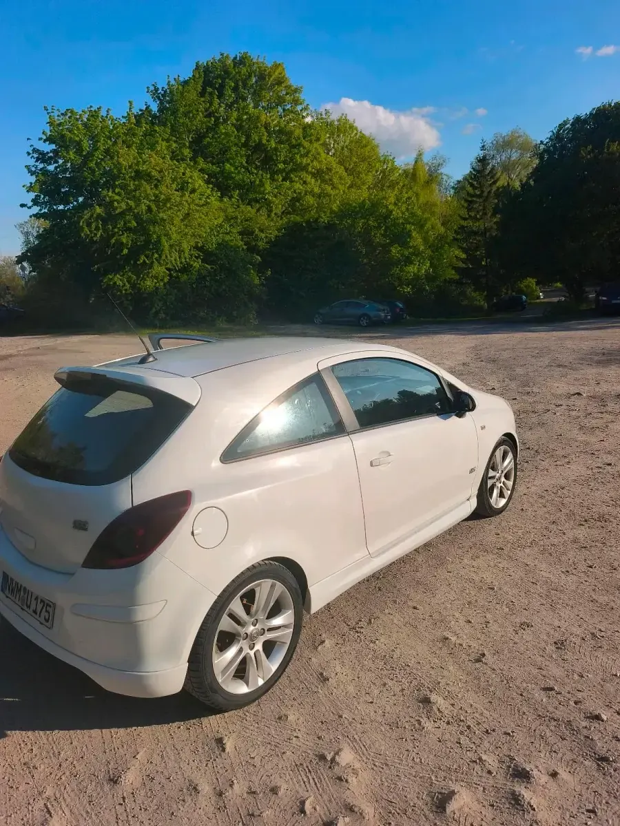 Gebraucht Opel Corsa OPC 69 PS (50 kW) 2012 Weiß Kleinwagen