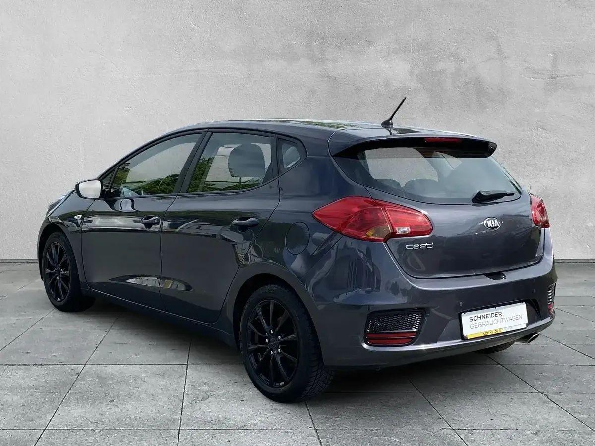 Gebraucht Kia Ceed Edition 7 101 PS (74 kW) 2017 Grau Kleinwagen
