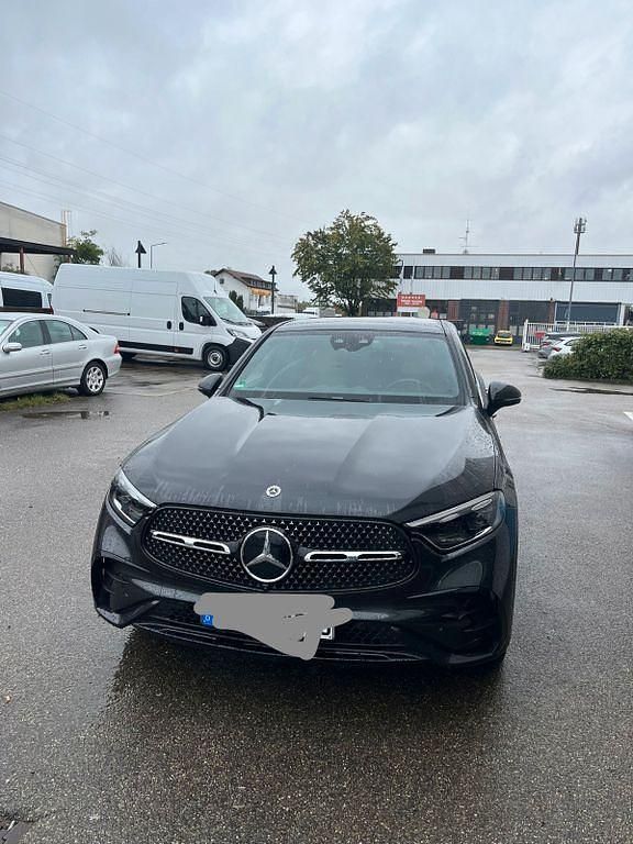 Gebraucht Mercedes GLC200 204 PS (150 kW) 2024 SUV