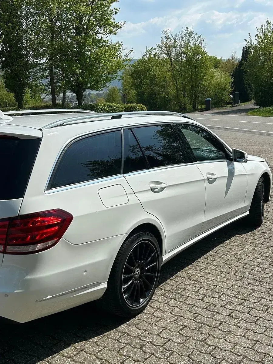 Gebraucht Mercedes E300 231 PS (169 kW) 2015 Weiß Limousine