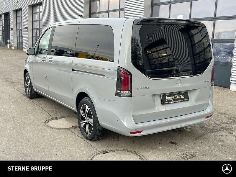 Gebraucht Mercedes V220 Style 163 PS (119 kW) 2025 Alpingrau Van / Kleinbus