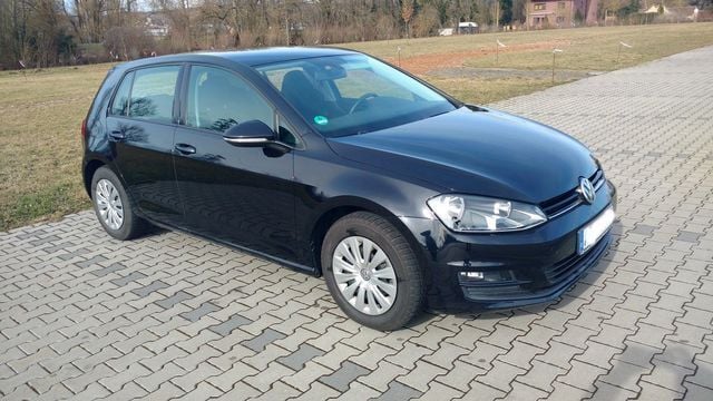 Schwarz metallic Gebraucht 2014 VW Golf VII Limousine | 9.790 € (Guter Preis) - Bild 1/4