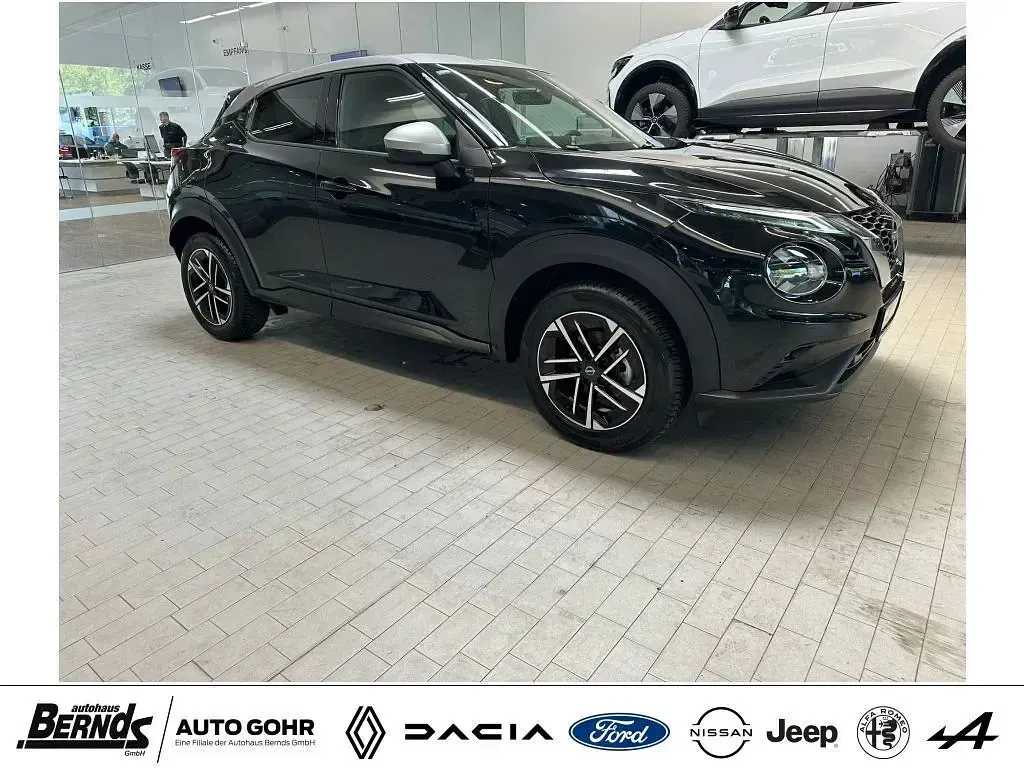 Second-hand Nissan Juke N-Connecta 114 CP (83 kW) 2024 Negru SUV