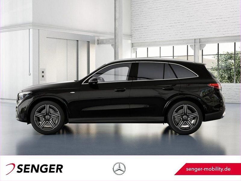 Gebraucht Mercedes GLC300e AMG 333 PS (244 kW) 2025 Unilack schwarz SUV
