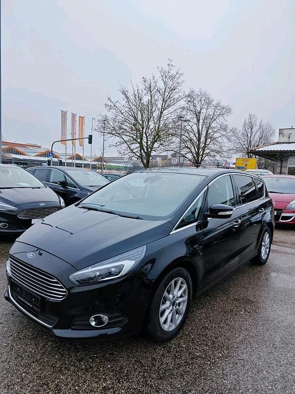 Schwarz Gebraucht 2017 Ford S-MAX Van / Kleinbus | 9.000 € (Fairer Preis) - Bild 1/4