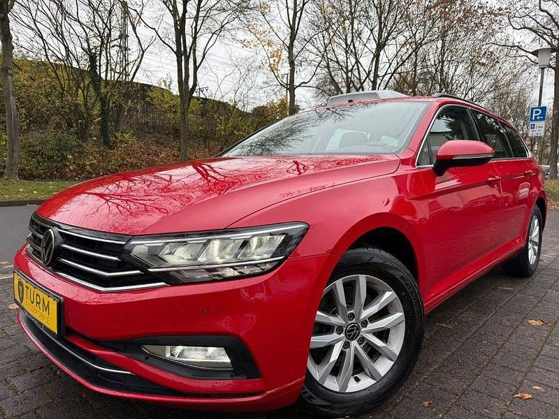 Tornadorot Gebraucht 2023 VW Passat Kombi | 19.944 € (Superpreis) - Bild 1/4