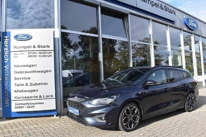 Pantherblau matellic Gebraucht 2020 Ford Focus ST-Line X Kombi | 20.990 € (Fairer Preis) - Bild 1/4