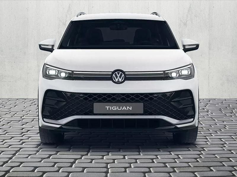 Neu VW Tiguan R-line 150 PS (110 kW) 2025 Oryxweiß perlmutteffekt SUV