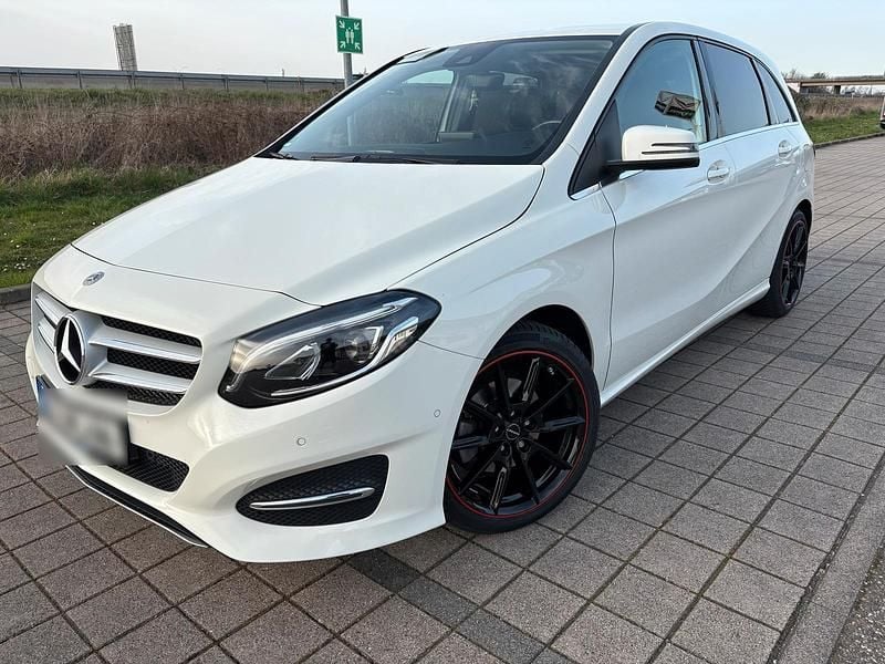 Gebraucht Mercedes B220 170 PS (125 kW) 2018 Weiß Van / Kleinbus