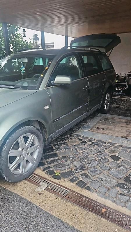 Gebraucht VW Passat 125 PS (91 kW) 2002 Grün Kleinwagen