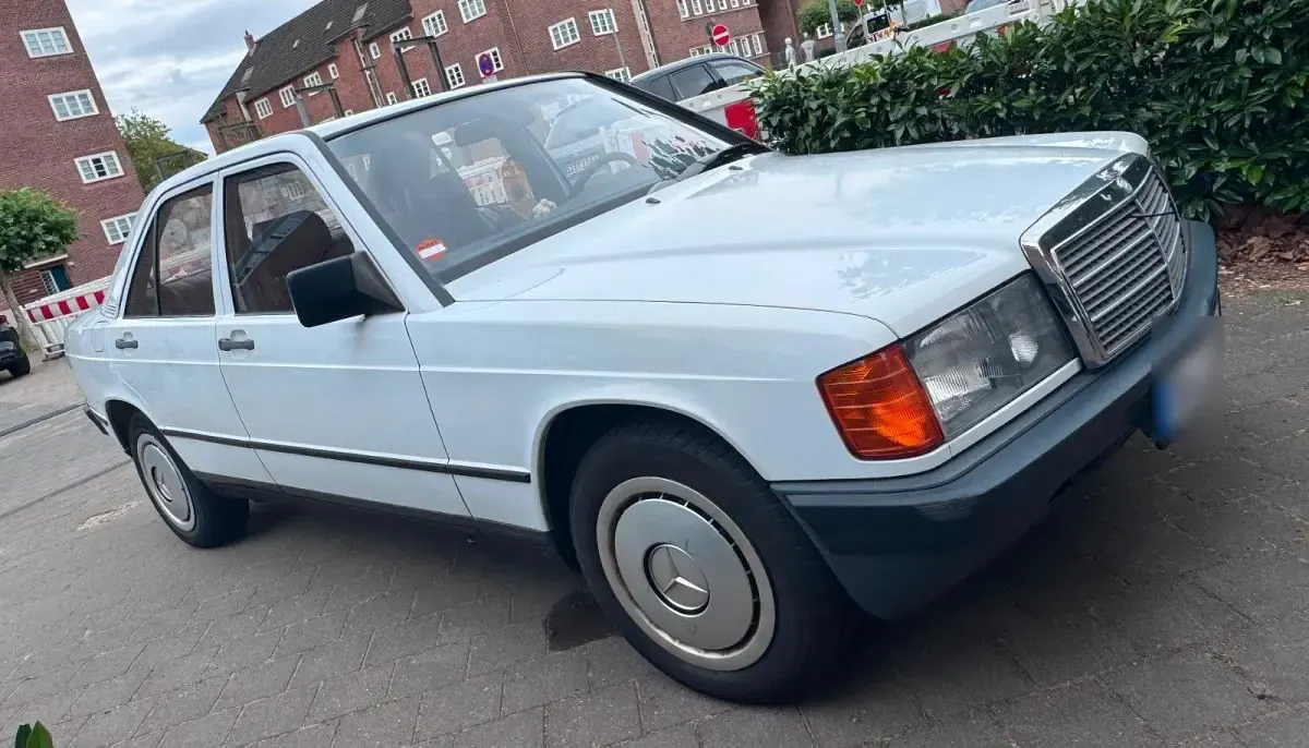 Gebraucht Mercedes 190 102 PS (75 kW) 1988 Limousine