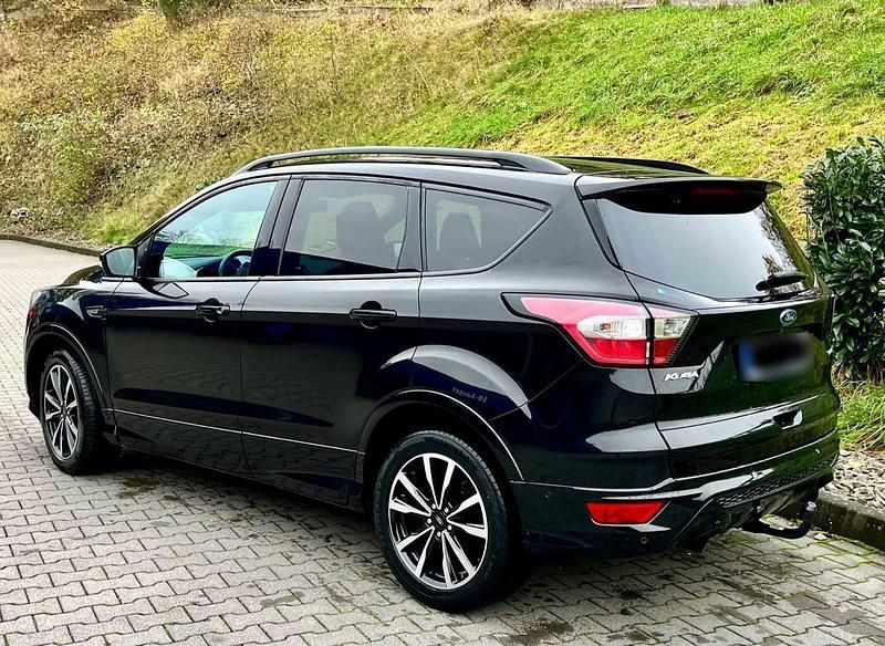 Gebraucht Ford Kuga ST-Line 150 PS (110 kW) 2017 Schwarz SUV