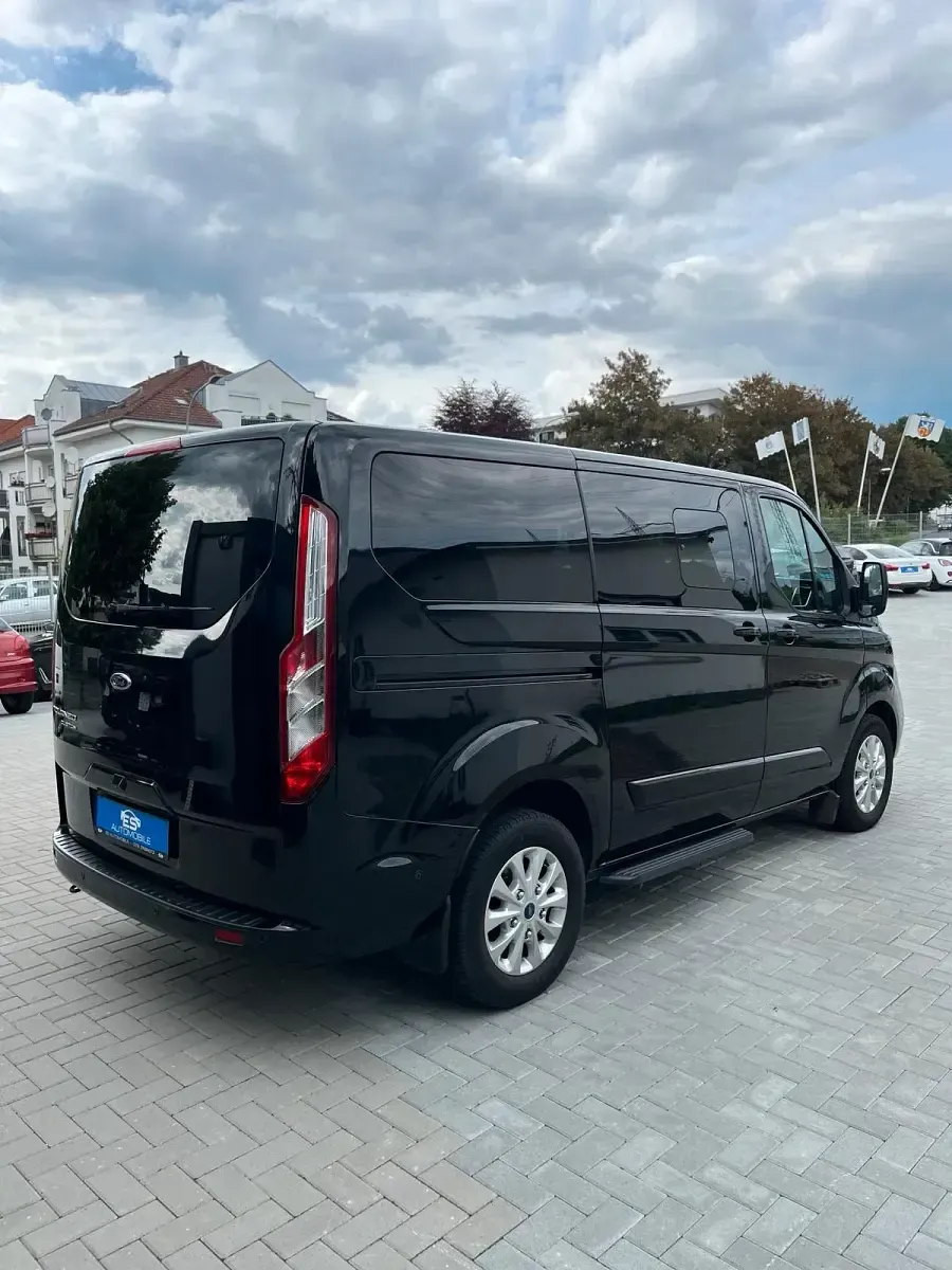 Gebraucht Ford Tourneo 131 PS (96 kW) 2020 Grau Van / Kleinbus