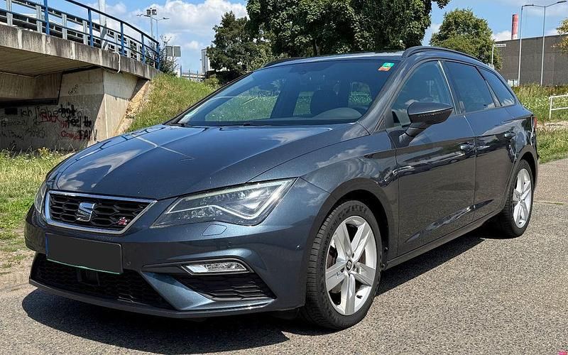 Grau Gebraucht 2019 Seat Leon ST FR Kombi | 14.450 € (Fairer Preis) - Bild 1/4