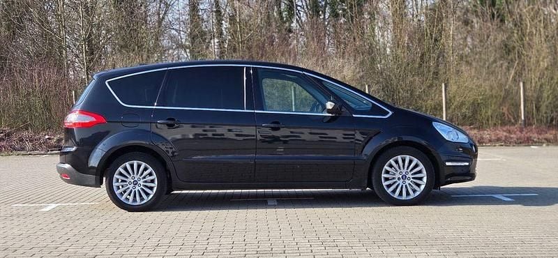 Gebraucht Ford S-MAX Titanium 140 PS (102 kW) 2015 Schwarz Van / Kleinbus
