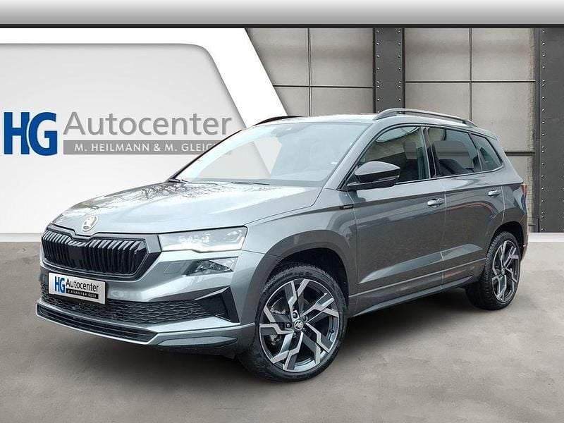 Grau Neu 2025 Skoda Karoq SportLine SUV | 39.990 € (Guter Preis) - Bild 1/4
