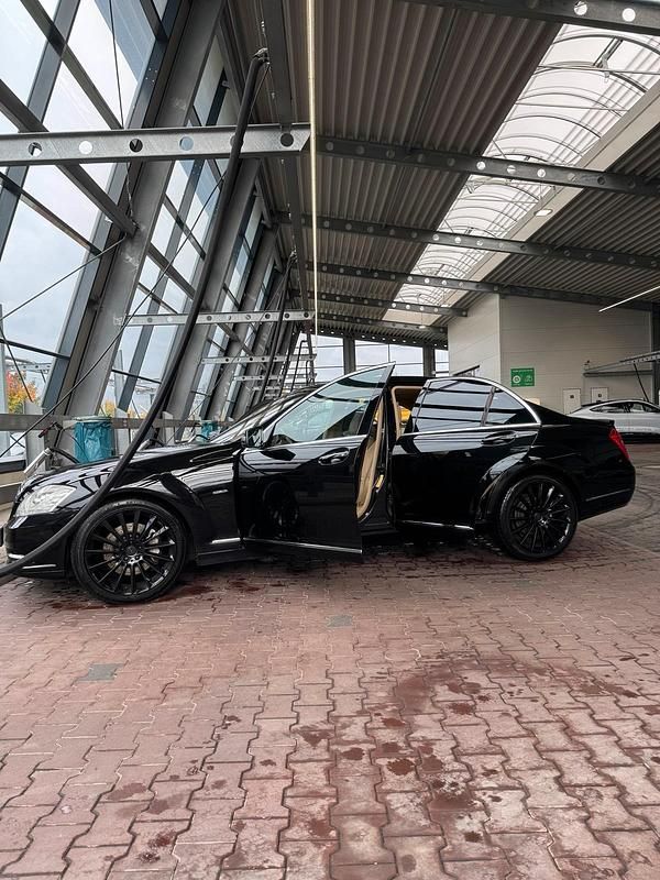 Schwarz Gebraucht 2009 Mercedes S350 Limousine | 13.990 € (Etwas zu teuer) - Bild 1/4