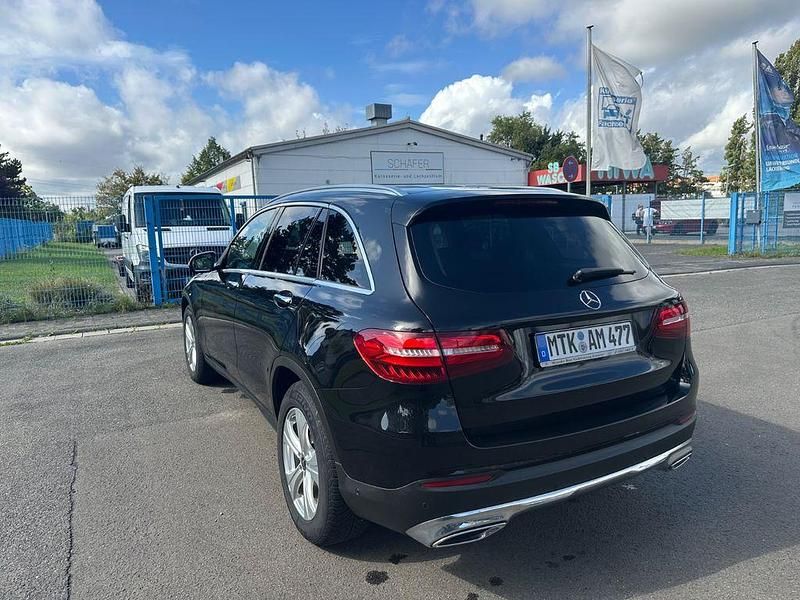 Schwarz Gebraucht 2018 Mercedes GLC250 SUV | 27.000 € (Fairer Preis) - Bild 1/4