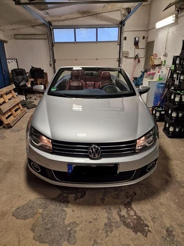 Gebraucht VW Eos Basis 122 PS (89 kW) 2011 Silber Cabrio