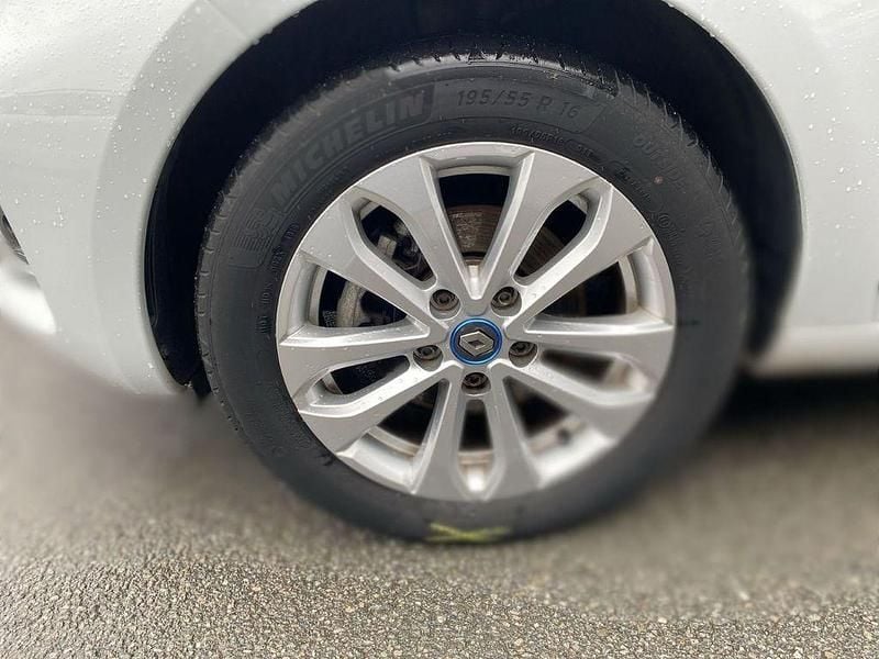 Gebraucht Renault Zoe 50 kW (69 PS) 2020 Gletscherweiss Kleinwagen