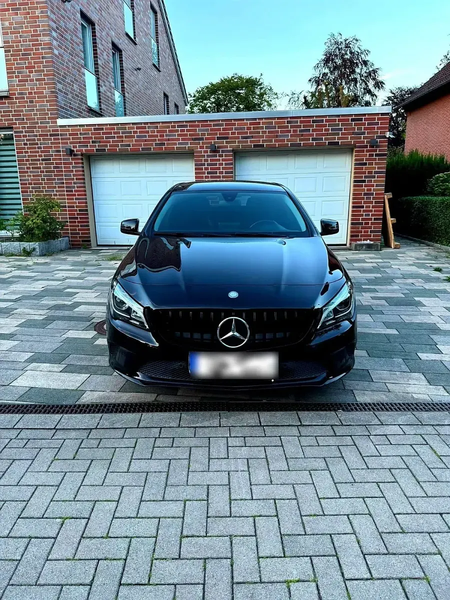 Gebraucht Mercedes CLA180 Shooting Brake 122 PS (89 kW) 2016 Schwarz Kombi
