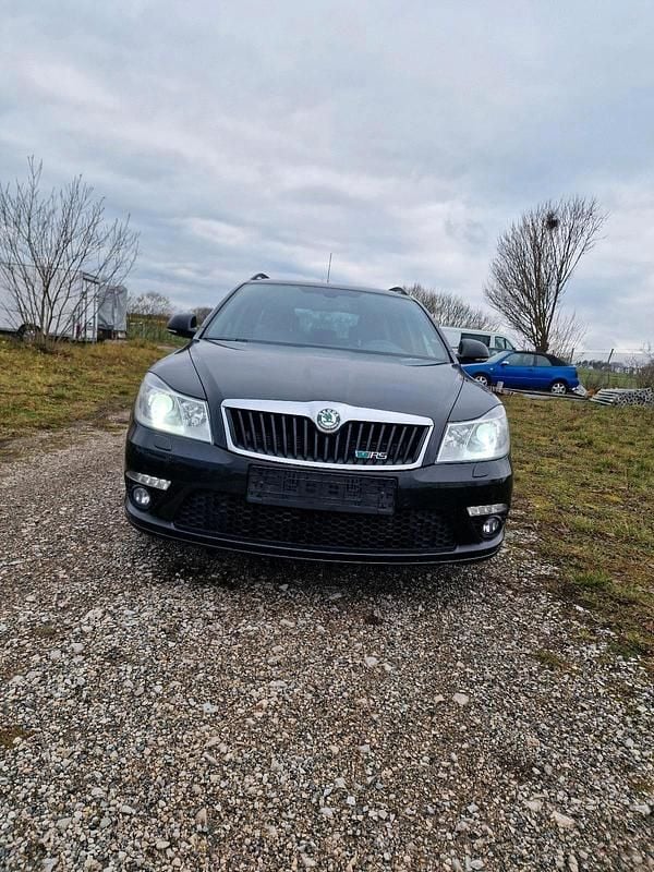 Schwarz Gebraucht 2012 Skoda Octavia vRS Kombi | 5.400 € (Superpreis) - Bild 1/4