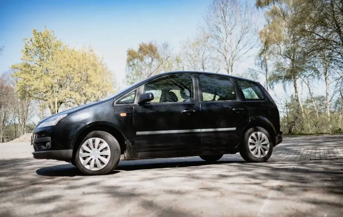 Gebraucht Ford C-MAX 101 PS (74 kW) 2004 Schwarz Van / Kleinbus