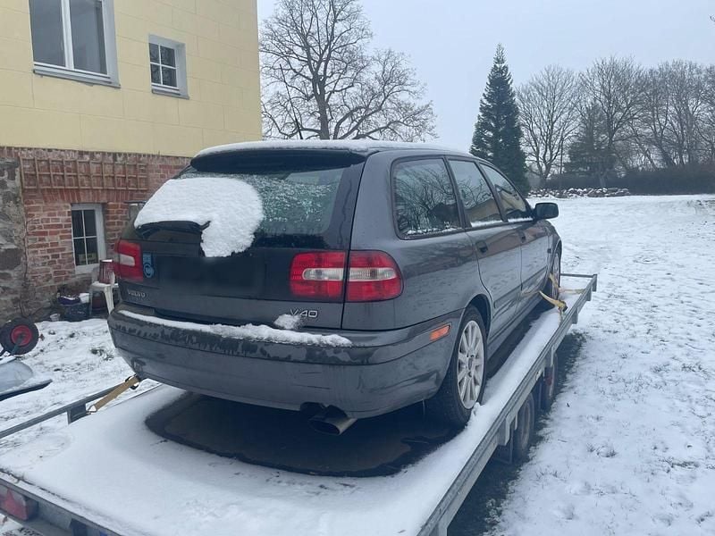 Gebraucht Volvo V40 165 PS (121 kW) 2001 Grau Limousine