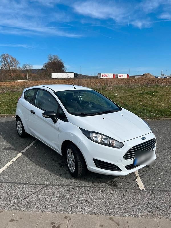 Gebraucht Ford Fiesta 60 PS (44 kW) 2014 Weiß Kleinwagen