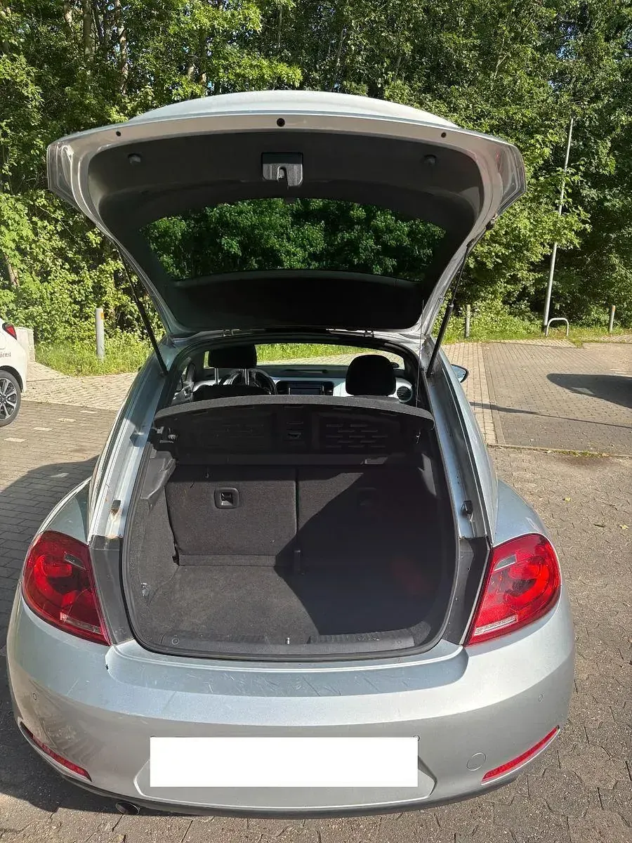 Używany VW Beetle Cup 105 KM (77 kW) 2014 Srebrny Hatchback