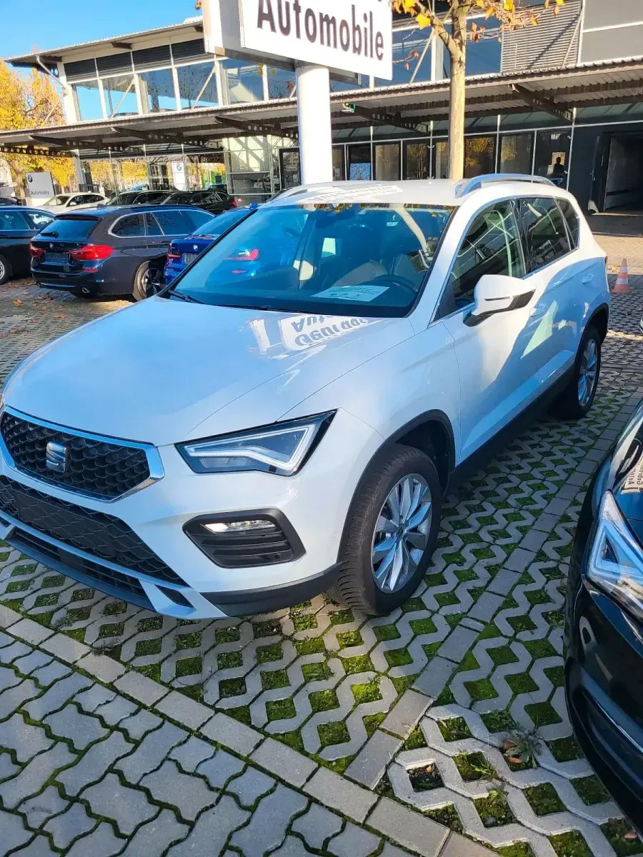 Używany Seat Ateca 150 KM (110 kW) 2022 Biały SUV
