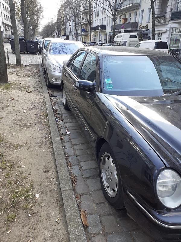 Gebraucht Mercedes E240 2001 Schwarz Limousine