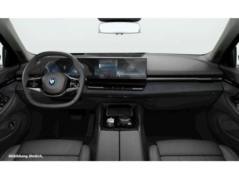 Gebraucht BMW 530e Comfort Edition 190 PS (139 kW) 2024 Saphirschwarz Kombi