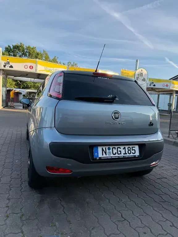 Gebraucht Fiat Punto Evo 77 PS (56 kW) 2011 Grau Kleinwagen