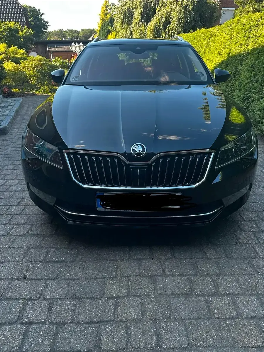 Gebraucht Skoda Superb LAURIN & KLEMENT 190 PS (139 kW) 2017 Schwarz Limousine