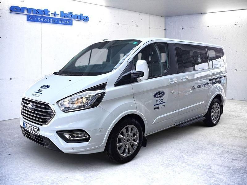Gebraucht Ford Tourneo Titanium 131 PS (96 kW) 2022 Weiß Van / Kleinbus