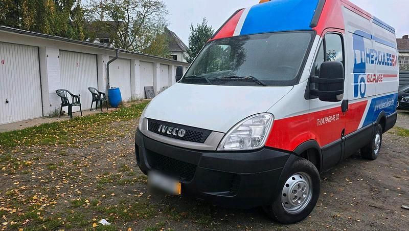 Weiß Gebraucht 2010 Iveco Daily Abholung | 6.900 € (Teuer) - Bild 1/4
